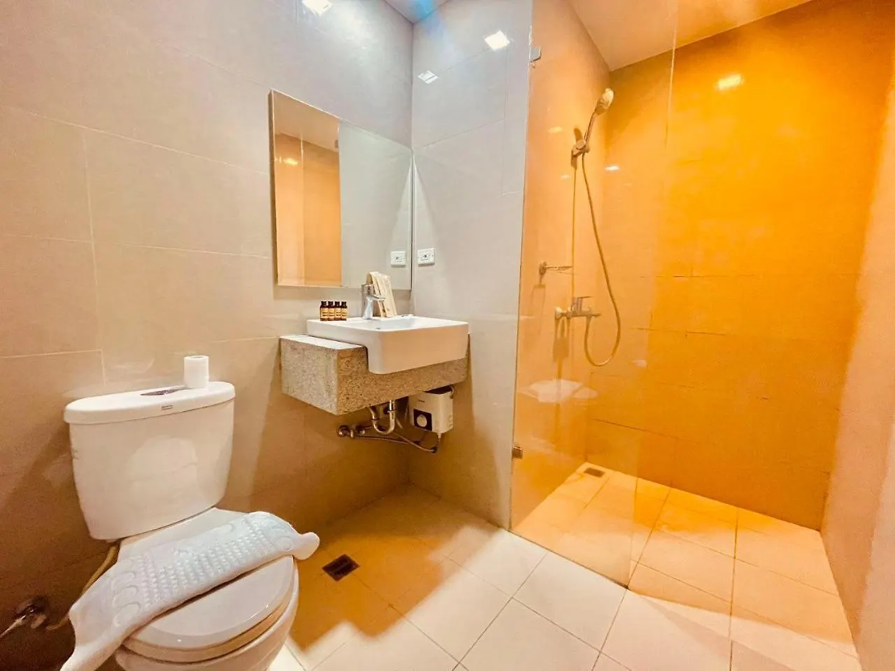 아파트 Bayshore 2 Residences 마닐라